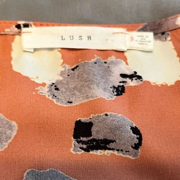 🎄Lush Abstract Wrap Style Tie Waist Sleeveless Top - Picture 7 of 11